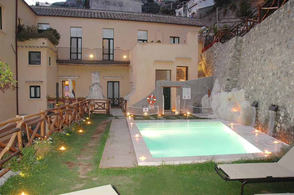 Amalfi Holiday Resort image 1